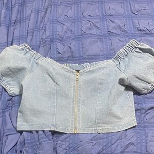 Off-Shoulder Light Blue Denim Crop Top with Front Zip